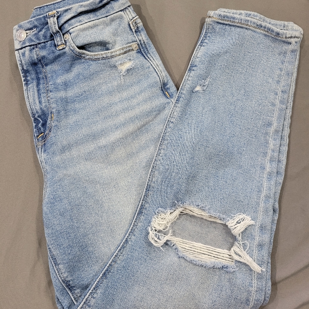 American Eagle Outfitters Stretch Ripped Curvy Mom Jeans